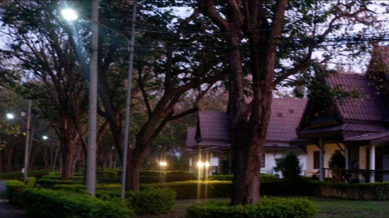 Inthanon Riverside Resort Chom Thong Exterior photo